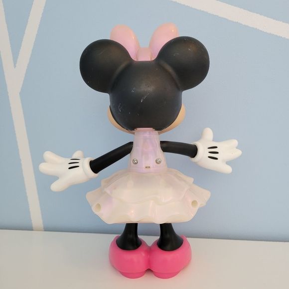 Disney Rainbow Dazzle Minnie Mouse Interactive Light Up Singing Doll - Picture 4 of 12